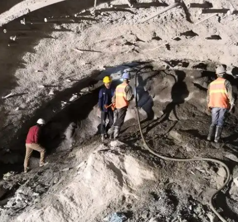 涪陵拱顶带模注浆料的施工流程及注意事项